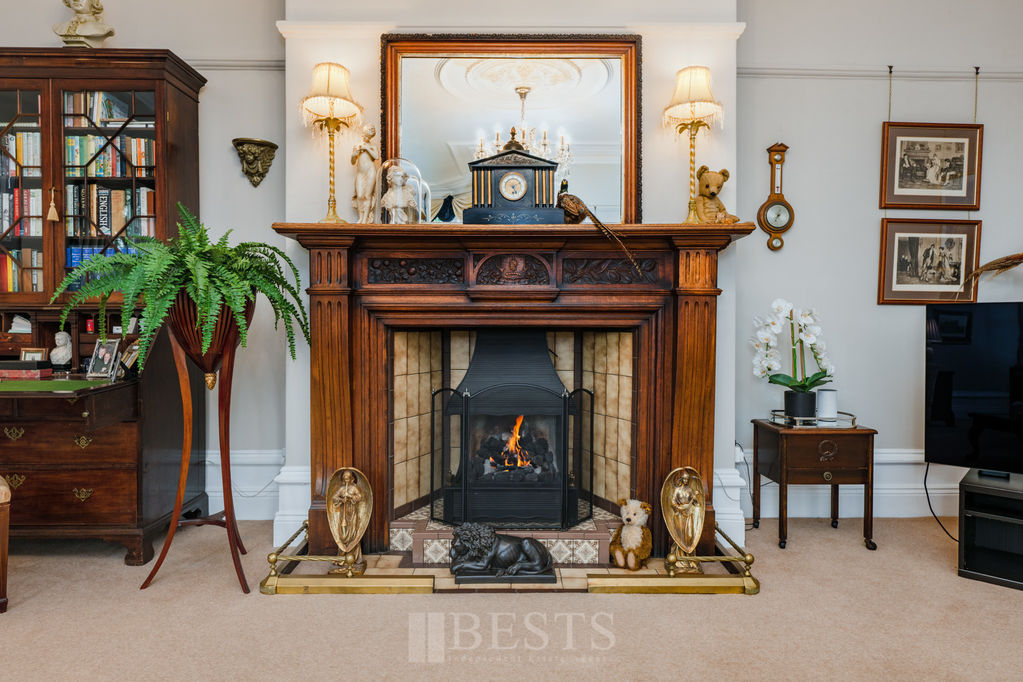 11 Weston Road